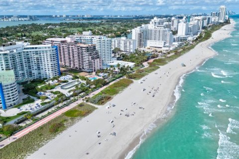 Condo in Miami Beach, Florida, 2 bedrooms  № 2040564