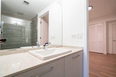 Condo in Miami, Florida, 3 bedrooms № 1972396 - photo 19