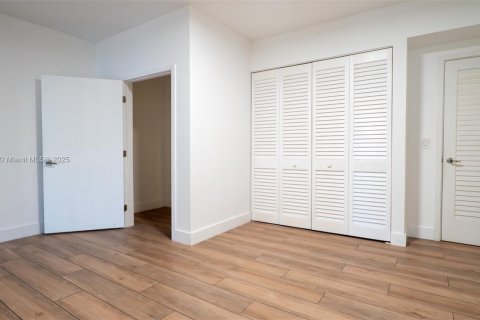 Condo in Miami, Florida, 3 bedrooms № 1972396 - photo 12