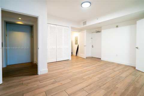 Condo in Miami, Florida, 3 bedrooms № 1972396 - photo 10