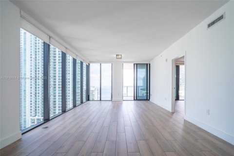 Condo in Miami, Florida, 3 bedrooms  № 1972396