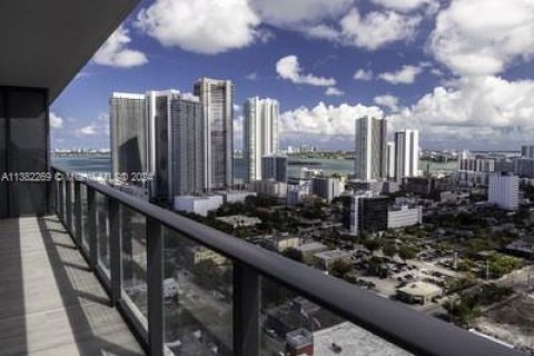 Condominio en Miami, Florida, 2 dormitorios  № 2033118