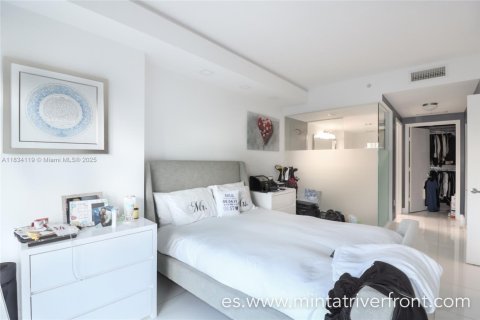 Condo in Miami, Florida, 3 bedrooms № 1935461 - photo 8