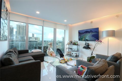 Condo in Miami, Florida, 3 bedrooms № 1935461 - photo 3