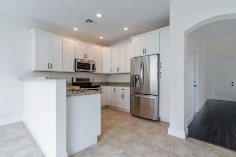 House in West Palm Beach, Florida 3 bedrooms, 155.52 sq.m. № 2290378 - photo 10