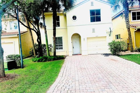 House in West Palm Beach, Florida 3 bedrooms, 155.52 sq.m. № 2290378 - photo 12