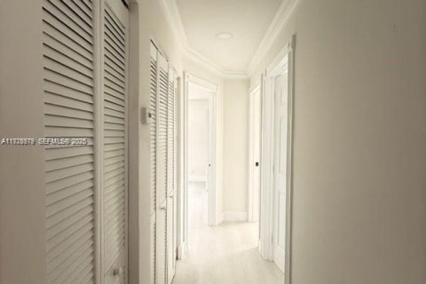 Casa en venta en Fort Lauderdale, Florida, 3 dormitorios, 138.05 m2 № 1989860 - foto 18