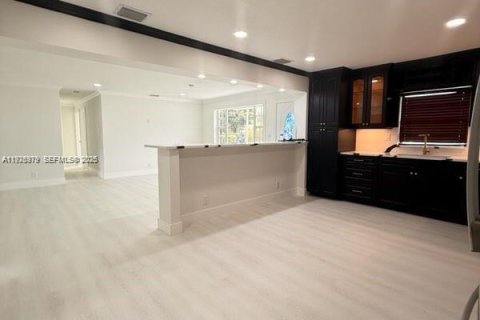 Casa en venta en Fort Lauderdale, Florida, 3 dormitorios, 138.05 m2 № 1989860 - foto 7