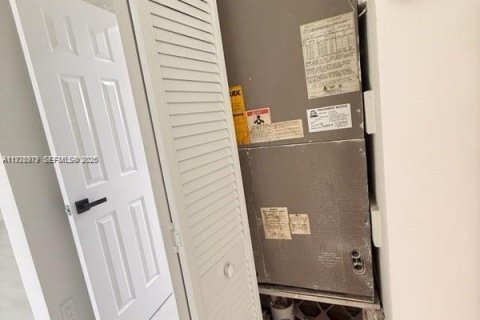 Casa en venta en Fort Lauderdale, Florida, 3 dormitorios, 138.05 m2 № 1989860 - foto 30