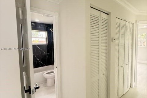 Casa en venta en Fort Lauderdale, Florida, 3 dormitorios, 138.05 m2 № 1989860 - foto 20
