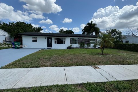Casa en venta en Fort Lauderdale, Florida, 3 dormitorios, 138.05 m2 № 1989860 - foto 1