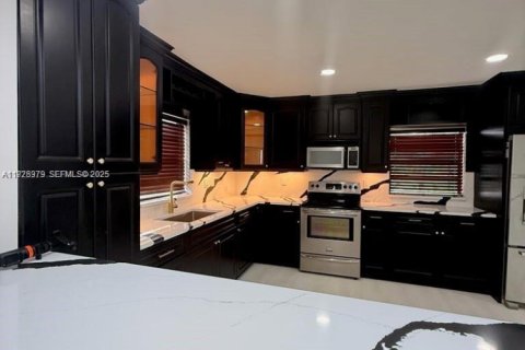 Casa en venta en Fort Lauderdale, Florida, 3 dormitorios, 138.05 m2 № 1989860 - foto 10