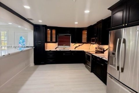 Casa en venta en Fort Lauderdale, Florida, 3 dormitorios, 138.05 m2 № 1989860 - foto 9