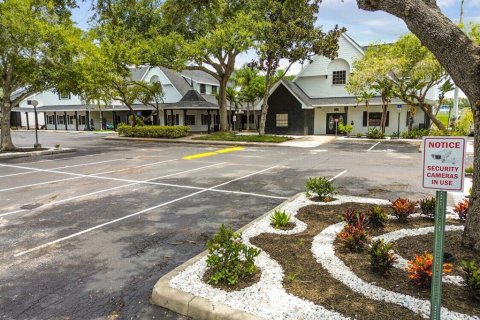 Immobilier commercial à louer à Largo, Floride: 3396.88 m2 № 2415233 - photo 6