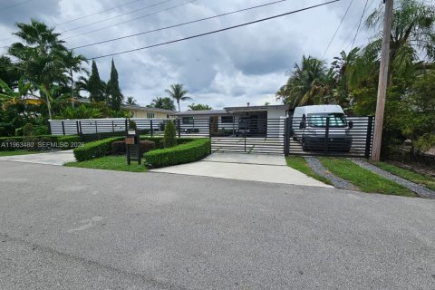 Villa ou maison à vendre à Fort Lauderdale, Floride: 3 chambres, 134.71 m2 № 2025588 - photo 3