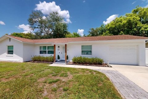 House in Winter Park, Florida 4 bedrooms, 181.62 sq.m. № 2149479