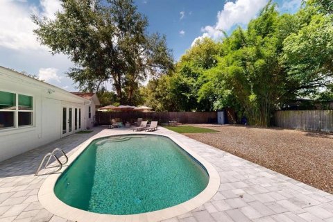 House in Winter Park, Florida 4 bedrooms, 181.62 sq.m. № 2149479 - photo 14