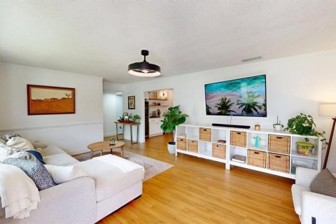 House in Winter Park, Florida 4 bedrooms, 181.62 sq.m. № 2149479 - photo 17