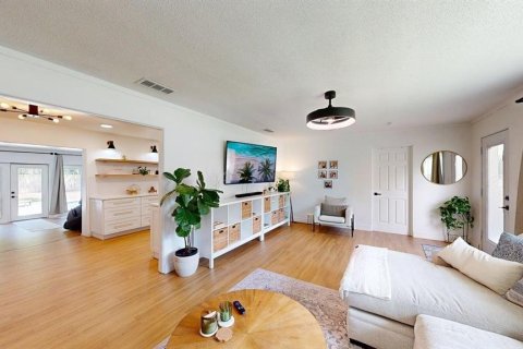 House in Winter Park, Florida 4 bedrooms, 181.62 sq.m. № 2149479 - photo 19
