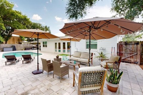 House in Winter Park, Florida 4 bedrooms, 181.62 sq.m. № 2149479 - photo 13
