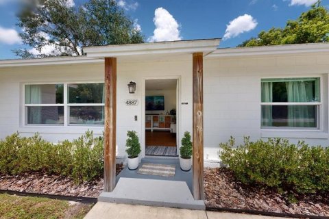 House in Winter Park, Florida 4 bedrooms, 181.62 sq.m. № 2149479 - photo 6