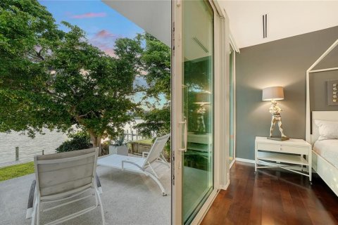 House in Sarasota, Florida 3 bedrooms, 384.99 sq.m. № 1866289 - photo 19