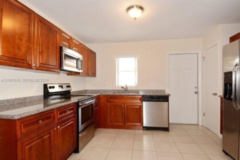 Villa ou maison à louer à West Palm Beach, Floride: 3 chambres, 142.05 m2 № 2389998 - photo 10