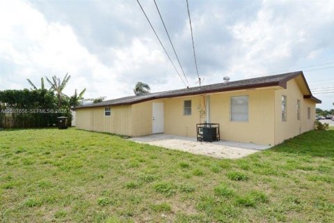 Villa ou maison à louer à West Palm Beach, Floride: 3 chambres, 142.05 m2 № 2389998 - photo 18