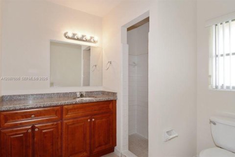 Villa ou maison à louer à West Palm Beach, Floride: 3 chambres, 142.05 m2 № 2389998 - photo 16