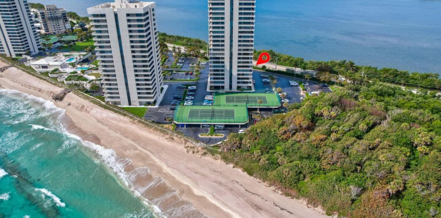 Condo in Riviera Beach, Florida, 2 bedrooms  № 2193945