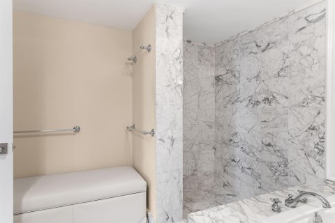 Condo in Riviera Beach, Florida, 2 bedrooms  № 2193945 - photo 18