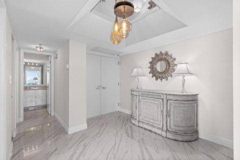 Condo in Riviera Beach, Florida, 2 bedrooms  № 2193945 - photo 6