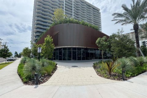 Commercial property in Pompano Beach, Florida № 2174181 - photo 11