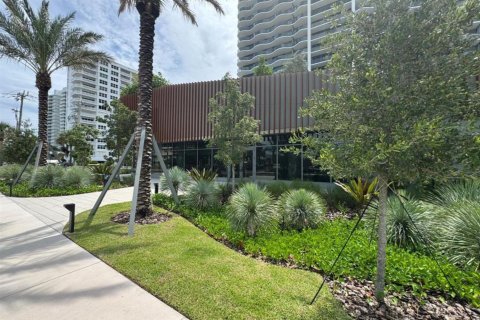 Commercial property in Pompano Beach, Florida № 2174181 - photo 9
