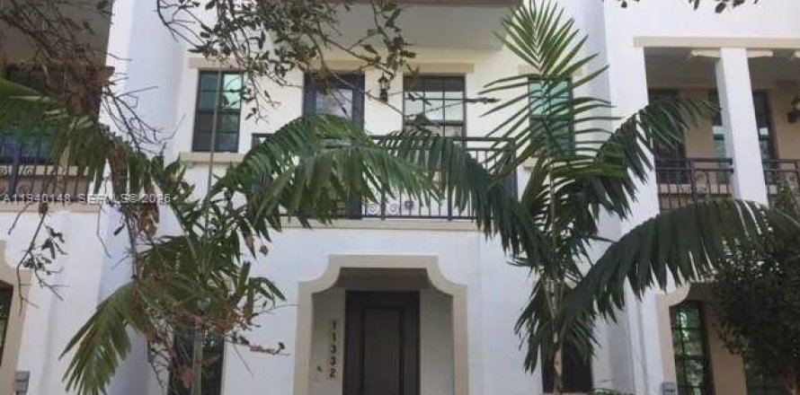 Adosado en Pembroke Pines, Florida 3 dormitorios, 178.28 m2 № 1997360