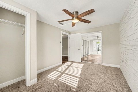 House in Holiday, Florida 3 bedrooms, 146.14 sq.m. № 2156606 - photo 9