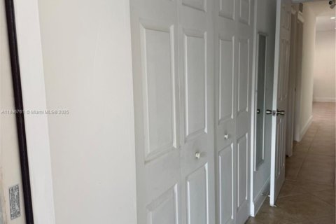Casa en venta en Deerfield Beach, Florida, 3 dormitorios, 106.65 m2 № 1947818 - foto 16