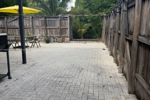 Купить виллу или дом в Дирфилд-Бич, Флорида 3 спальни, 106.65м2, № 1947818 - фото 23