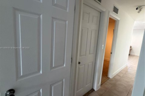 Casa en venta en Deerfield Beach, Florida, 3 dormitorios, 106.65 m2 № 1947818 - foto 9