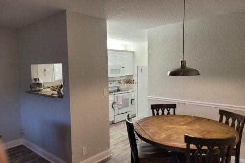 Condo in Coral Springs, Florida, 2 bedrooms  № 2250226 - photo 11