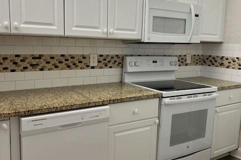 Condo in Coral Springs, Florida, 2 bedrooms  № 2250226 - photo 4