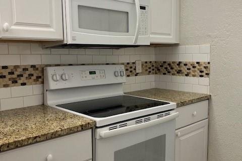Condo in Coral Springs, Florida, 2 bedrooms  № 2250226 - photo 6