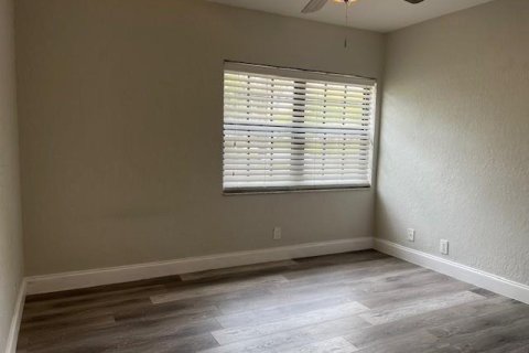 Condo in Coral Springs, Florida, 2 bedrooms  № 2250226 - photo 19