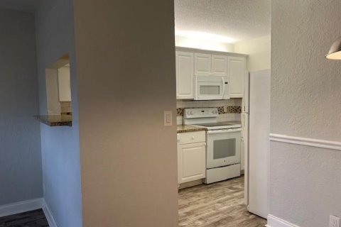 Condo in Coral Springs, Florida, 2 bedrooms  № 2250226 - photo 9