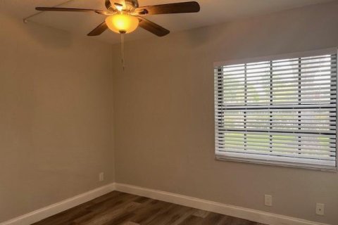 Condo in Coral Springs, Florida, 2 bedrooms  № 2250226 - photo 20