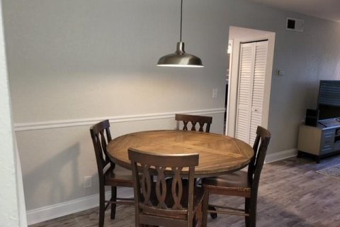 Condo in Coral Springs, Florida, 2 bedrooms  № 2250226 - photo 10