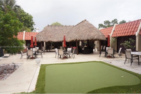 Condo in Pompano Beach, Florida, 2 bedrooms  № 1871388 - photo 27