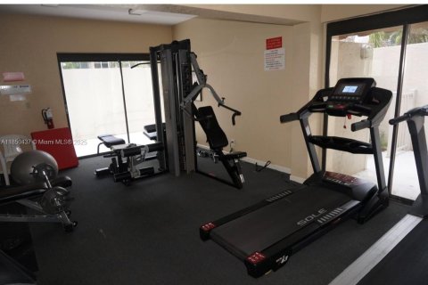 Condo in Pompano Beach, Florida, 2 bedrooms  № 1871388 - photo 19
