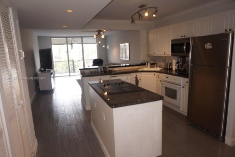 Condo in Pompano Beach, Florida, 2 bedrooms  № 1871388 - photo 5