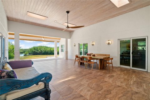 House in Key Largo, Florida 3 bedrooms, 237.46 sq.m. № 1978917 - photo 26